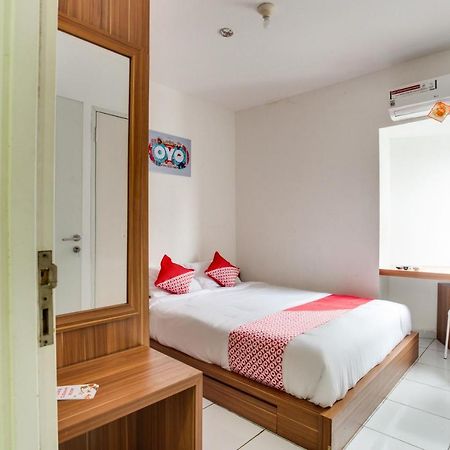 Oyo 3247 Afira Rooms Aeropolis Tangerang Exterior foto